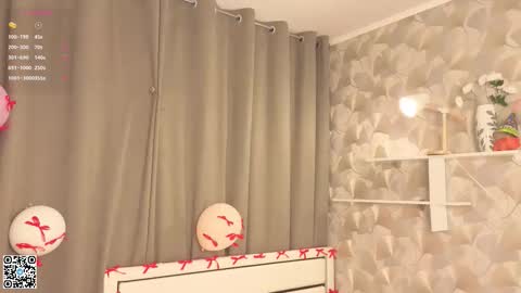 Snapshot of malisatrigueiro chatting on February 2026 04:08:01 AM Evelyn online show from February 2026 04:08:01 AM