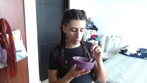 Snapshot of malitamuymal22 chatting on January 2025 02:35:02 PM Malita online show from January 2025 02:35:02 PM