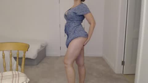 mallinia online show from February 2025 07:56:01 PM