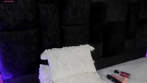 mallory_dietlinde online show from September 2025 01:42:02 AM