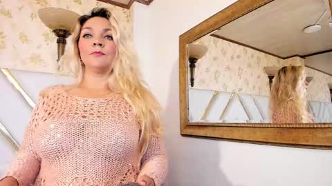 Snapshot of malorysweet chatting on May 2026 01:38:01 PM MalorySweet online show from May 2026 01:38:01 PM