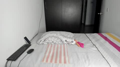 instagram  nueela   online show from February 2025 10:44:02 PM