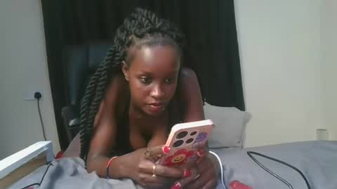 Snapshot of mamaapussy chatting on March 2025 07:28:02 PM mamaa online show from March 2025 07:28:02 PM