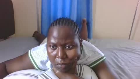 Snapshot of mamasita2023 chatting on February 2025 09:25:02 AM mamasita2023 online show from February 2025 09:25:02 AM