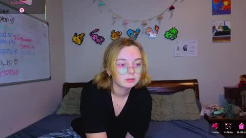 MamiCloudz online show from September 2025 03:00:02 AM