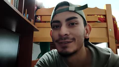 Snapshot of mamm7772024 chatting on December 2025 09:32:02 PM Mickey online show from December 2025 09:32:02 PM