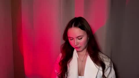 Mia Davis online show from February 2026 07:24:02 PM