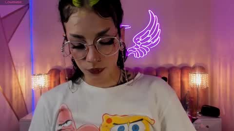 Snapshot of mamushka_ chatting on September 2025 09:05:02 PM online show from September 2025 09:05:02 PM