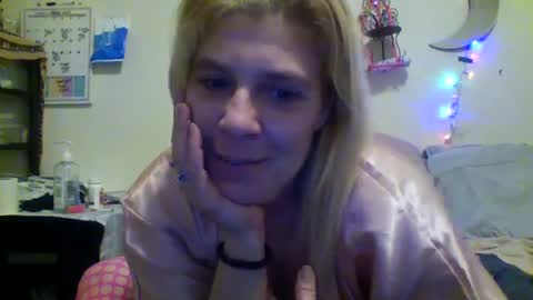 Snapshot of mandilube39 chatting on February 2025 02:06:02 AM mindy22 online show from February 2025 02:06:02 AM