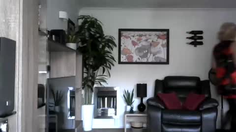 Snapshot of mandy_eyecandy chatting on November 2025 03:12:02 PM Mandy EyeCandy online show from November 2025 03:12:02 PM