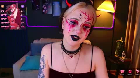 Luna online show from December 2025 09:56:01 PM