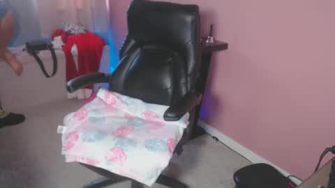 Snapshot of mandybabyxxx chatting on November 2025 07:07:02 PM MandyBabyXXX online show from November 2025 07:07:02 PM