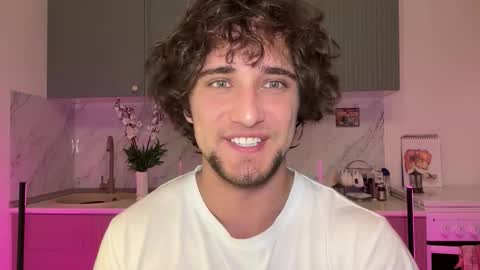 manolein online show from October 2025 10:11:01 PM