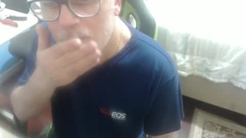 Snapshot of manotcheblu chatting on October 2025 12:55:02 AM manotcheblu online show from October 2025 12:55:02 AM