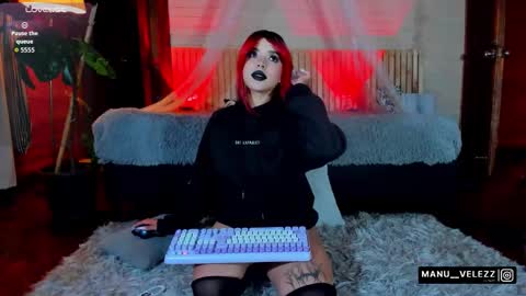 Snapshot of manu_nyx chatting on November 2025 04:01:01 AM manu velezz Help me to get to 100 thumbs ups Tip 25tks Rate me online show from November 2025 04:01:01 AM