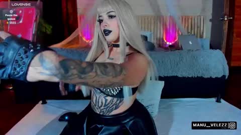 Snapshot of manu_nyx chatting on November 2025 02:56:01 AM manu velezz Help me to get to 100 thumbs ups Tip 25tks Rate me online show from November 2025 02:56:01 AM