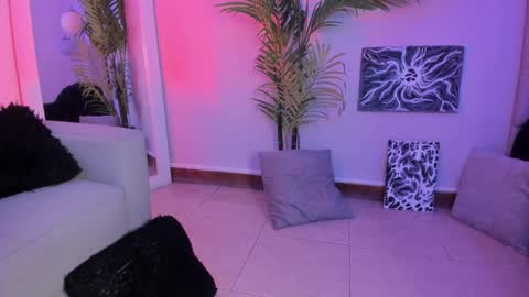 Manu Velez  online show from December 2024 02:28:01 PM