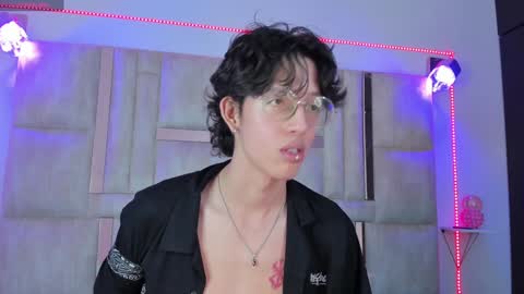 Manuel online show from December 2024 10:31:01 PM