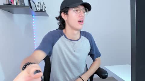 Manuel online show from December 2024 12:15:01 PM