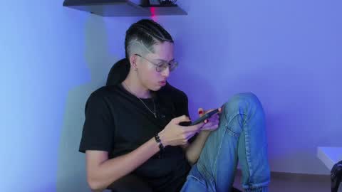 Manuel online show from January 2025 10:33:01 PM