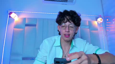 Manuel online show from January 2025 12:42:02 AM