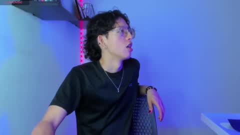 Manuel online show from February 2025 07:45:02 PM