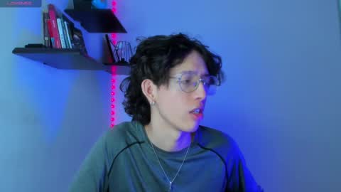 Manuel online show from February 2025 08:22:01 PM