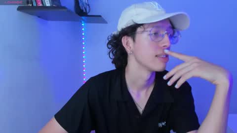 Manuel online show from February 2025 07:38:02 PM