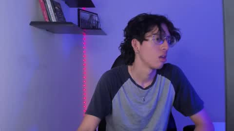 Manuel online show from March 2025 07:34:01 PM