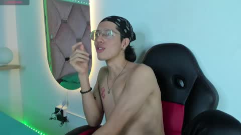 Manuel online show from March 2025 11:32:02 PM