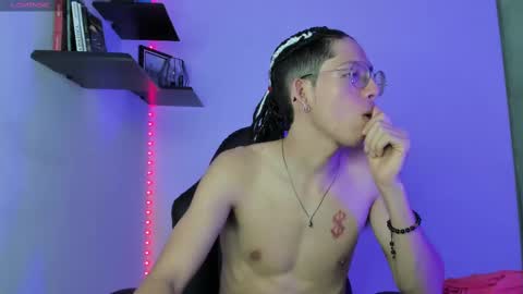 Manuel online show from March 2025 09:27:02 PM