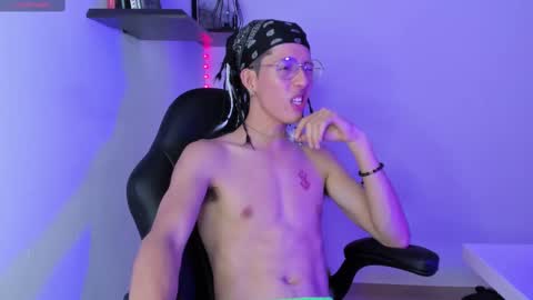 Manuel online show from March 2025 10:30:02 PM