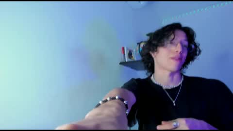 Manuel online show from November 2025 08:55:01 PM