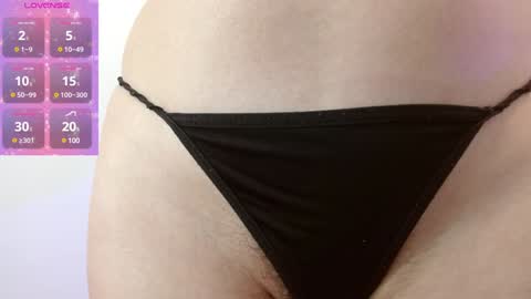 Snapshot of manue_bela chatting on February 2025 11:10:01 AM Angela online show from February 2025 11:10:01 AM