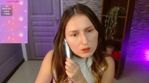 Snapshot of manue_bela chatting on February 2025 11:06:02 AM Angela online show from February 2025 11:06:02 AM