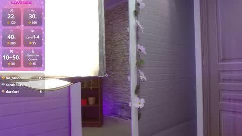 Snapshot of manue_bela chatting on February 2025 02:20:02 PM Angela online show from February 2025 02:20:02 PM