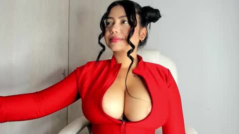 Snapshot of manuela_anderson chatting on October 2025 04:38:02 PM MANUELA online show from October 2025 04:38:02 PM