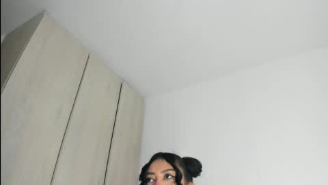 MANUELA online show from May 2026 04:03:01 PM