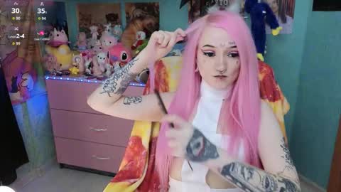 Snapshot of manuela_unicorn chatting on December 2025 08:17:01 PM Manuela online show from December 2025 08:17:01 PM