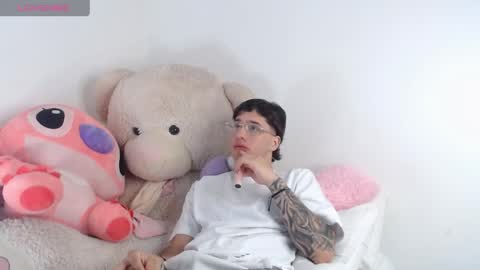 Manuel online show from May 2026 10:50:03 PM