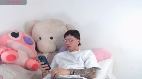 Manuel online show from May 2026 11:01:04 PM
