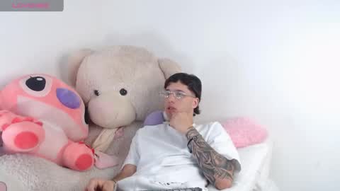 Manuel online show from May 2026 11:12:03 PM