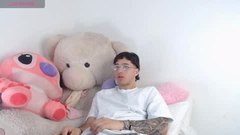 Manuel online show from May 2026 11:34:04 PM