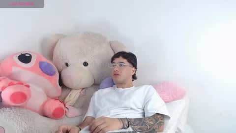 Manuel online show from May 2026 12:29:02 AM