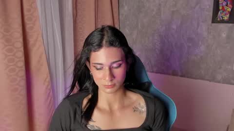 Snapshot of mara_friendboy chatting on January 2025 10:40:01 PM Mara online show from January 2025 10:40:01 PM