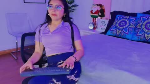 Snapshot of mara_wolf01 chatting on December 2025 08:26:02 PM Mara online show from December 2025 08:26:02 PM