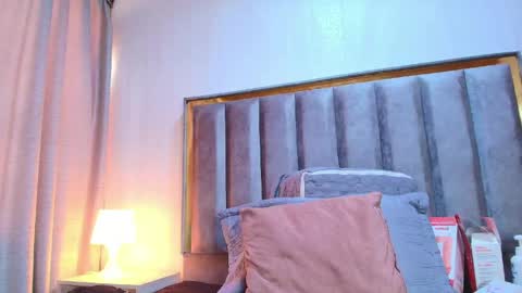 maraa_x online show from April 2026 06:05:02 PM