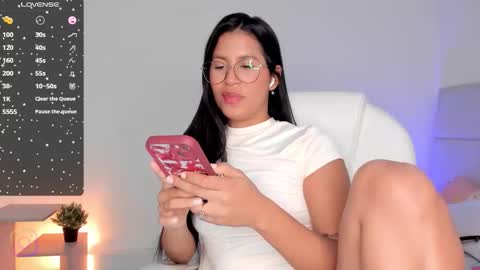 Mara online show from September 2025 10:15:02 PM