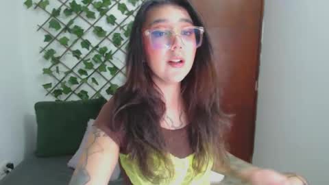 Marcela  online show from September 2025 12:32:02 AM