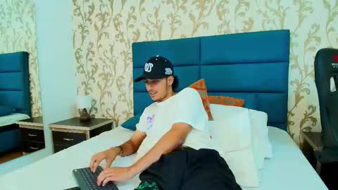 Snapshot of marcus_jeron chatting on October 2025 04:20:02 AM marcus_jeron online show from October 2025 04:20:02 AM